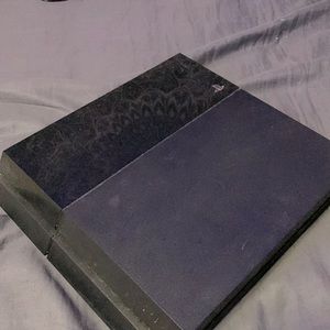 Ps4 ( used but very good condition) ( with controller)